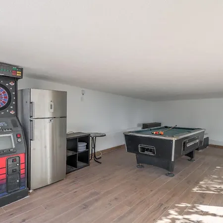 Luxury With Shared Pool Patio & Sea View