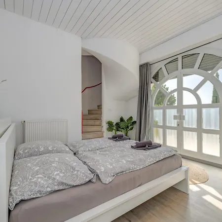 Luxury With Shared Pool Patio & Sea View * Omiš