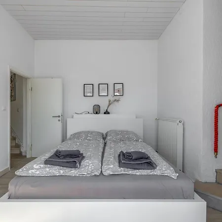 Luxury With Shared Pool Patio & Sea View Apartman Omiš