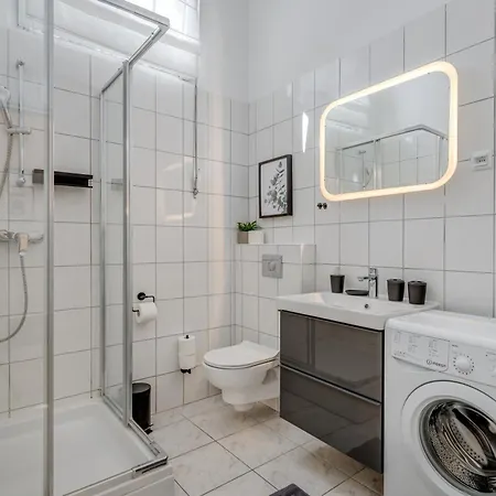 Luxury With Shared Pool Patio & Sea View Apartman