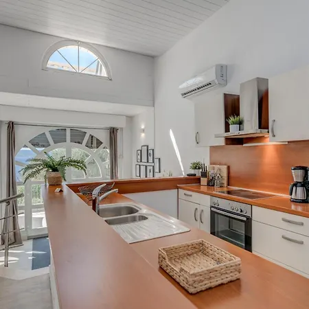 Luxury With Pool Large Patio & Sea View *