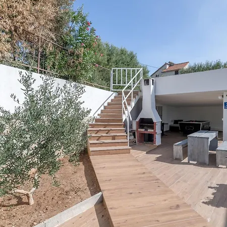 Luxury With Pool Large Patio & Sea View Apartment