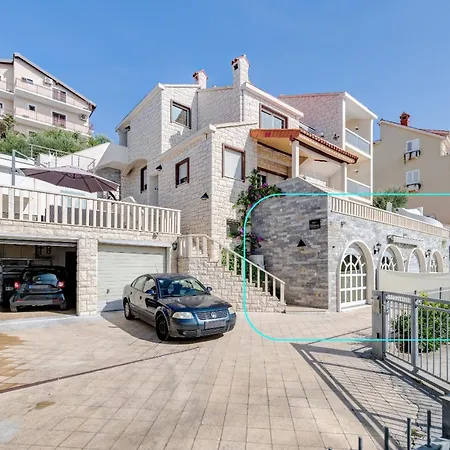 Luxury With Shared Pool Patio & Sea View Apartman *